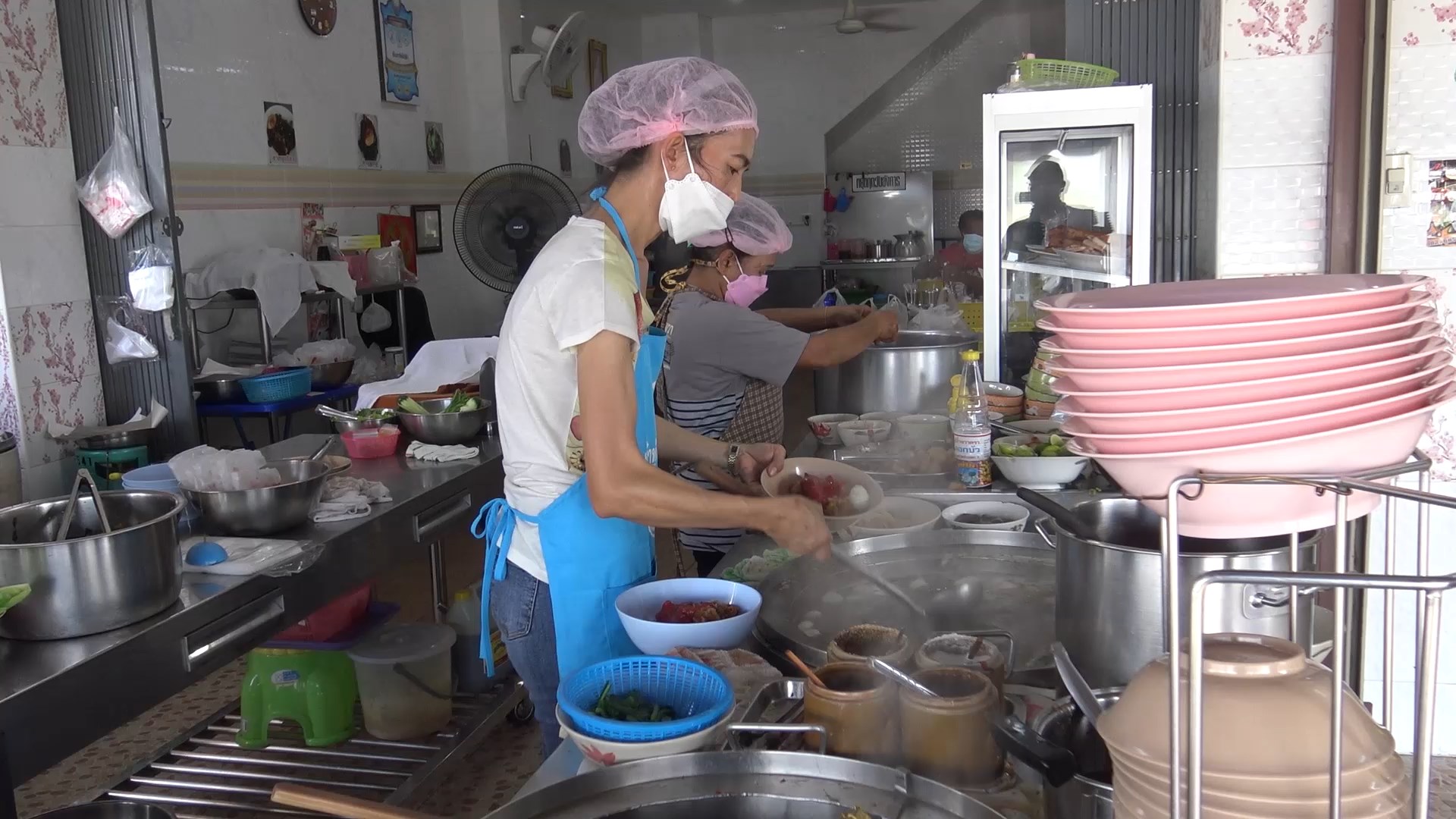 ร้านอาหารดังสงขลาเจอวิกฤตหมูแพง  ปรับราคาขึ้นทุกอย่างจานละ 10 บาท