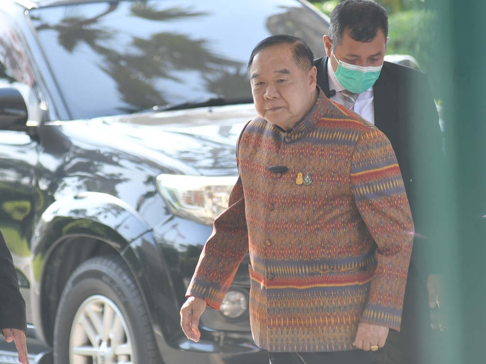 "บิ๊กป้อม" ไม่ตอบ ปม"พปชร." ถูกเล็งโดนยุบ หลังกกต.ใช้ระเบียบใหม่ "ฝ่ายกฎหมาย" ยันพรรคไม่เคยทำผิดกฎหมาย
