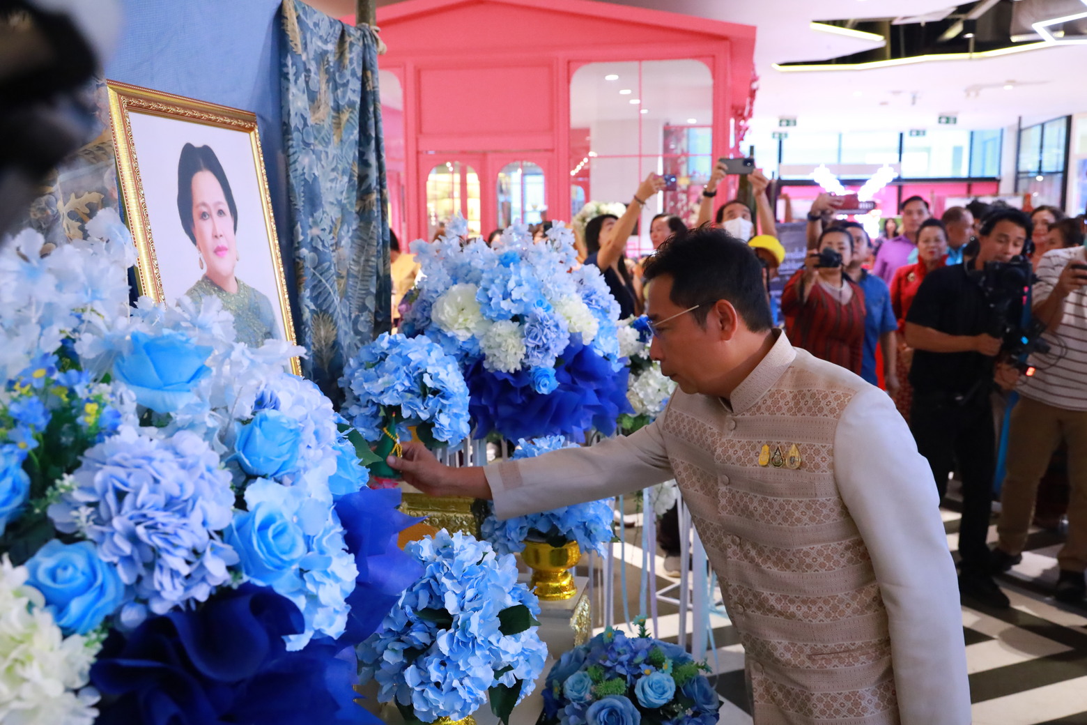 'ระยอง'จัดงาน ‘สตรีระยอง สืบสาน อนุรักษ์ศิลป์ ผ้าถิ่นไทย เทิดไท้พระบรมราชชนนีพันปีหลวง’