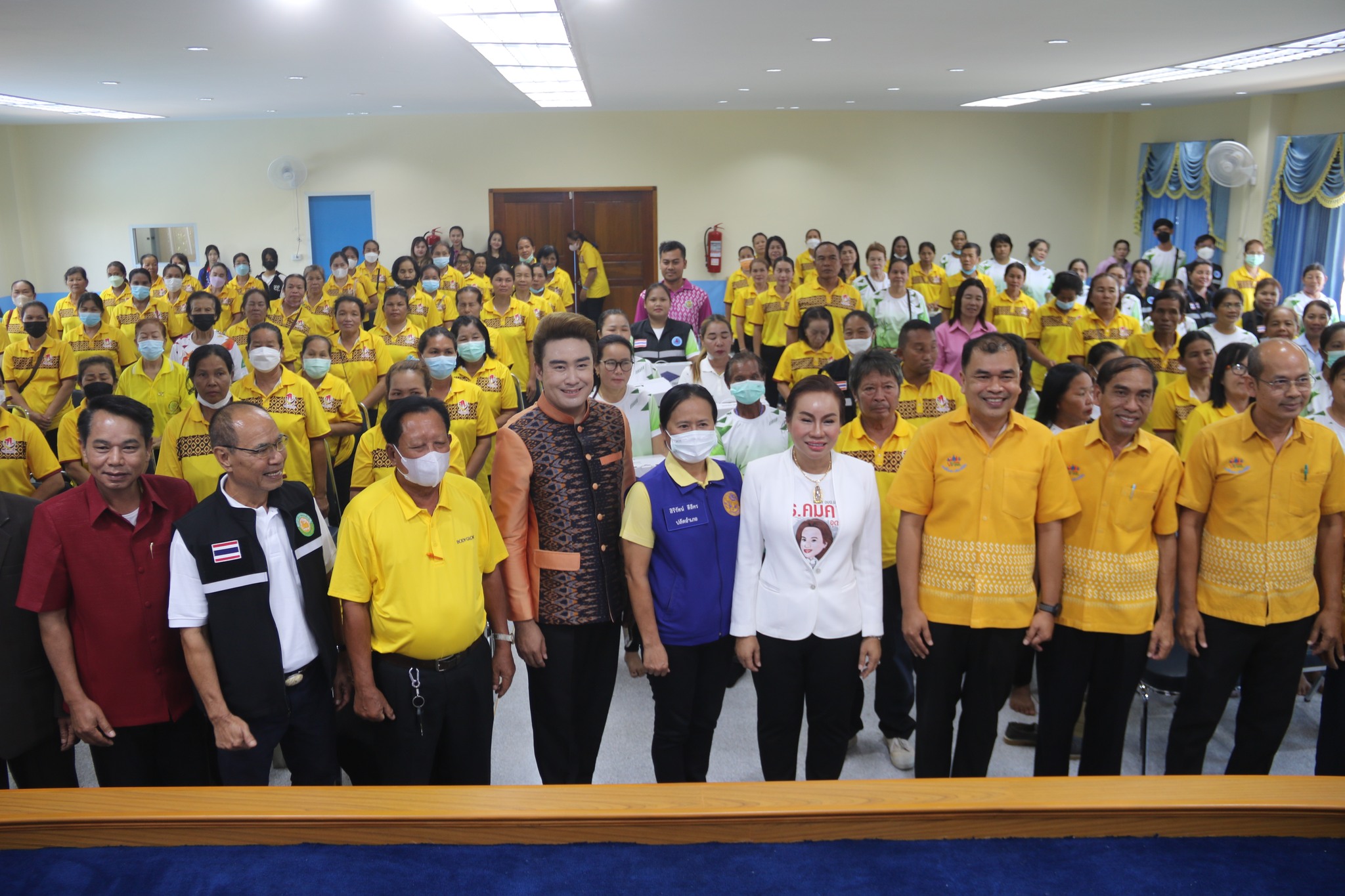 อบจ.มหาสารคามส่งมอบอุปกรณ์การแพทย์ให้แก่ รพ.สต.เพื่อช่วยเหลือผู้ป่วยติดเตียง
