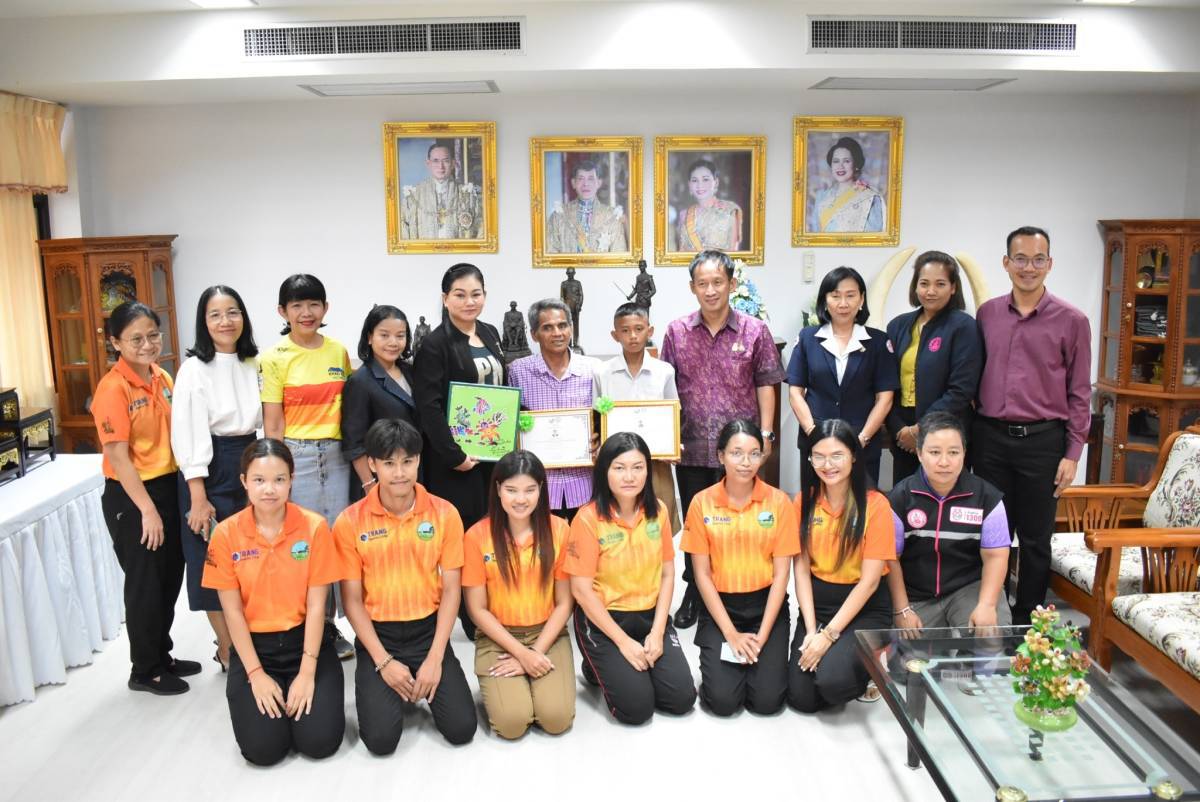 จังหวัดตรัง “ยกย่องเชิดชูเกียรติ สองตาหลาน พลเมืองดี อุทิศตนในการช่วยเหลือผู้อยู่ในภาวะวิกฤต”