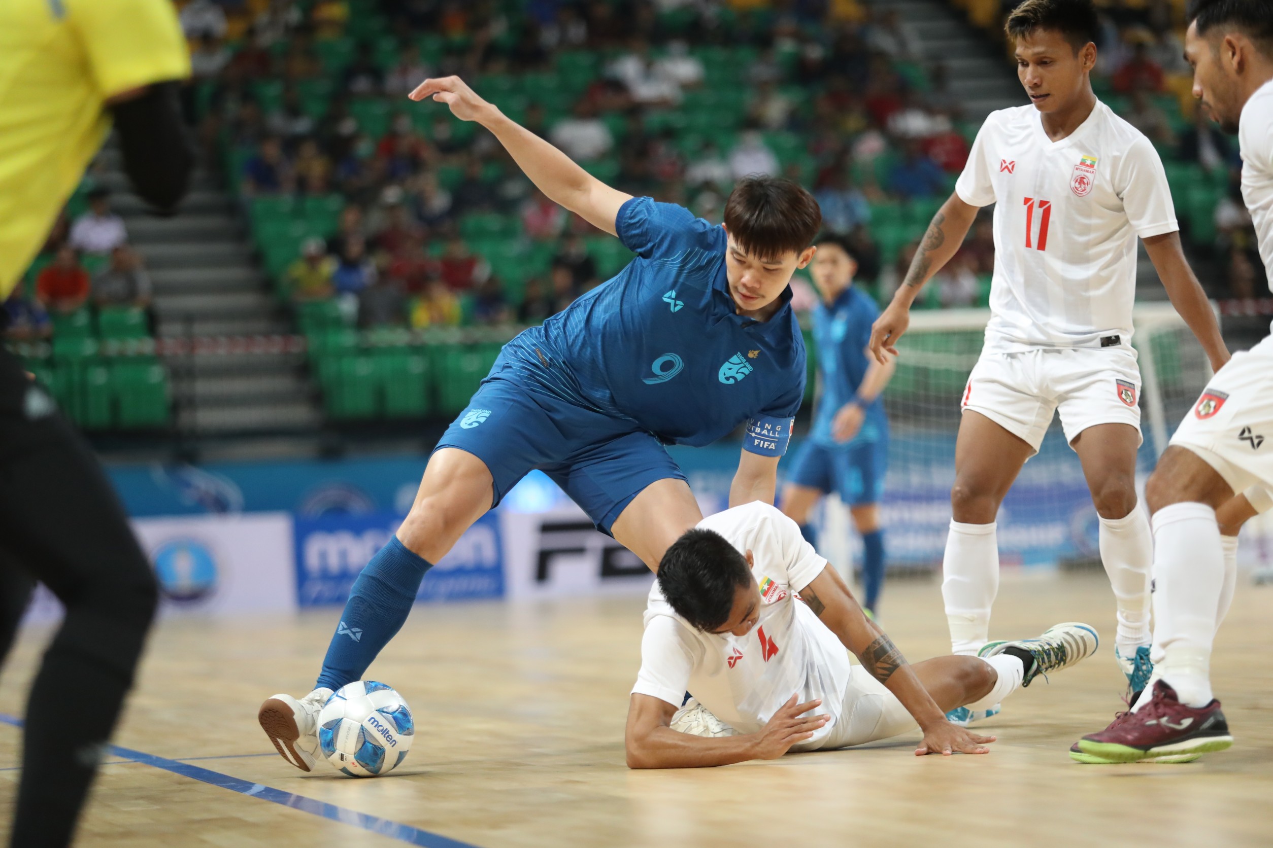 เปิดหัวสวย!!! "โต๊ะเล็กช้างศึก" ไล่ถล่ม "เมียนมา" กระจุย 5-0 ศึก FUTSAL THAILAND