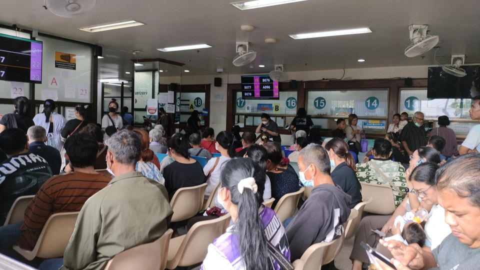 ด่วน! ไข้หวัดใหญ่สายพันธุ์ A ระบาดหนักแปดริ้ว นักเรียนป่วยยกชั้น–ห้องเรียนเกือบว่างทั้งโรง