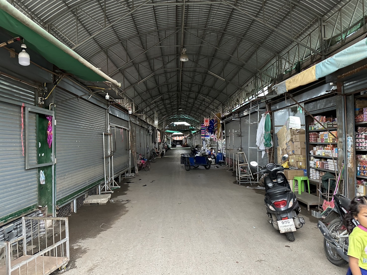 ตลาดโรงเกลือเงียบเหงา พ่อค้าแม่ค้าชายแดนปิดร้าน ด้านชาวกัมพูชาทยอยกลับประเทศ