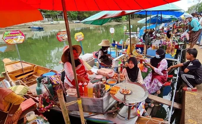 ชูตลาดน้ำตลาดบกให้รู้จักทั่วโลก