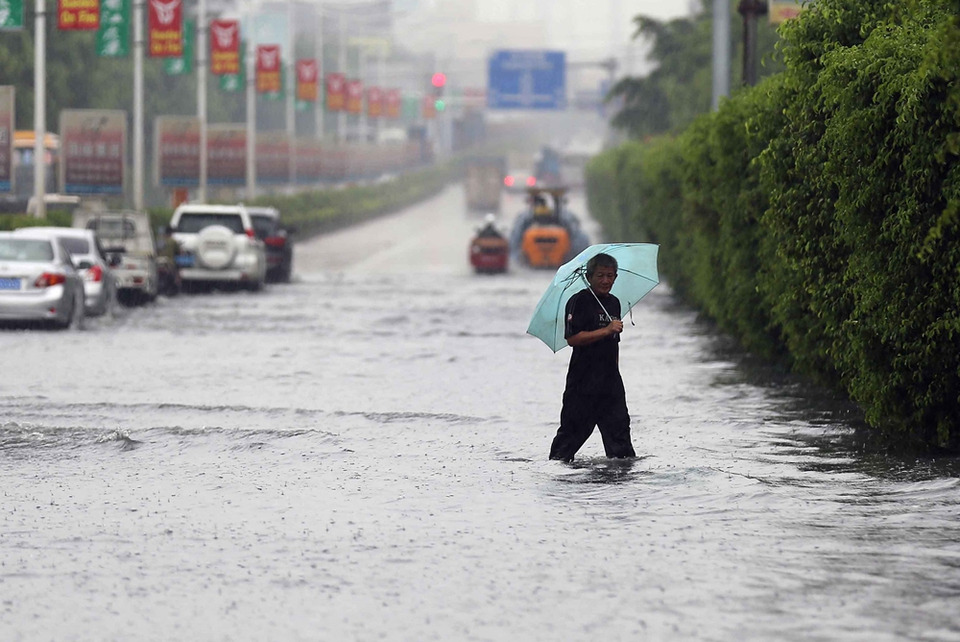 "จีน" สั่งอพยพนับแสน! หนี "ไต้ฝุ่นแมตโม" ถล่มชายฝั่งใต้ ระงับเรือโดยสาร ย้ายคนออกจากแท่นขุดน้ำมัน