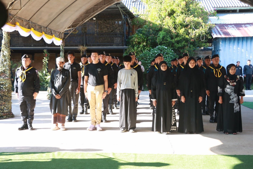 “ในหลวง”ทรงห่วงใยชายแดนใต้ โปรดเกล้าฯ "พล.อ.ไพบูลย์ คุ้มฉายา" เชิญสิ่งของพระราชทาน เยี่ยมผู้บาดเจ็บ-ให้กำลังใจเจ้าหน้าที่นราธิวาส