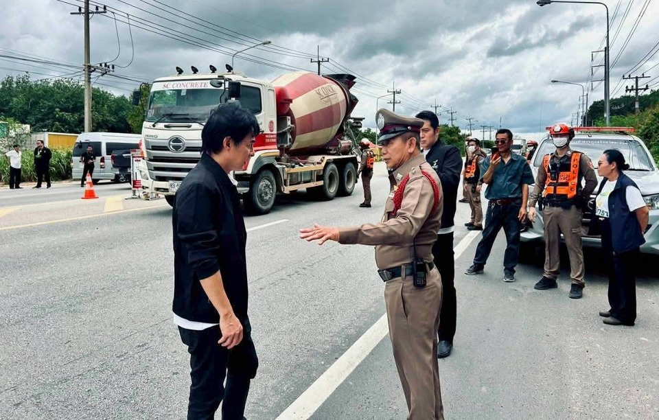 “มาร์ค พิตบูล” โวยด่านตำรวจระยอง รถติดยาว จี้ตรวจสอบตั้งด่านถูกระเบียบหรือไม่
