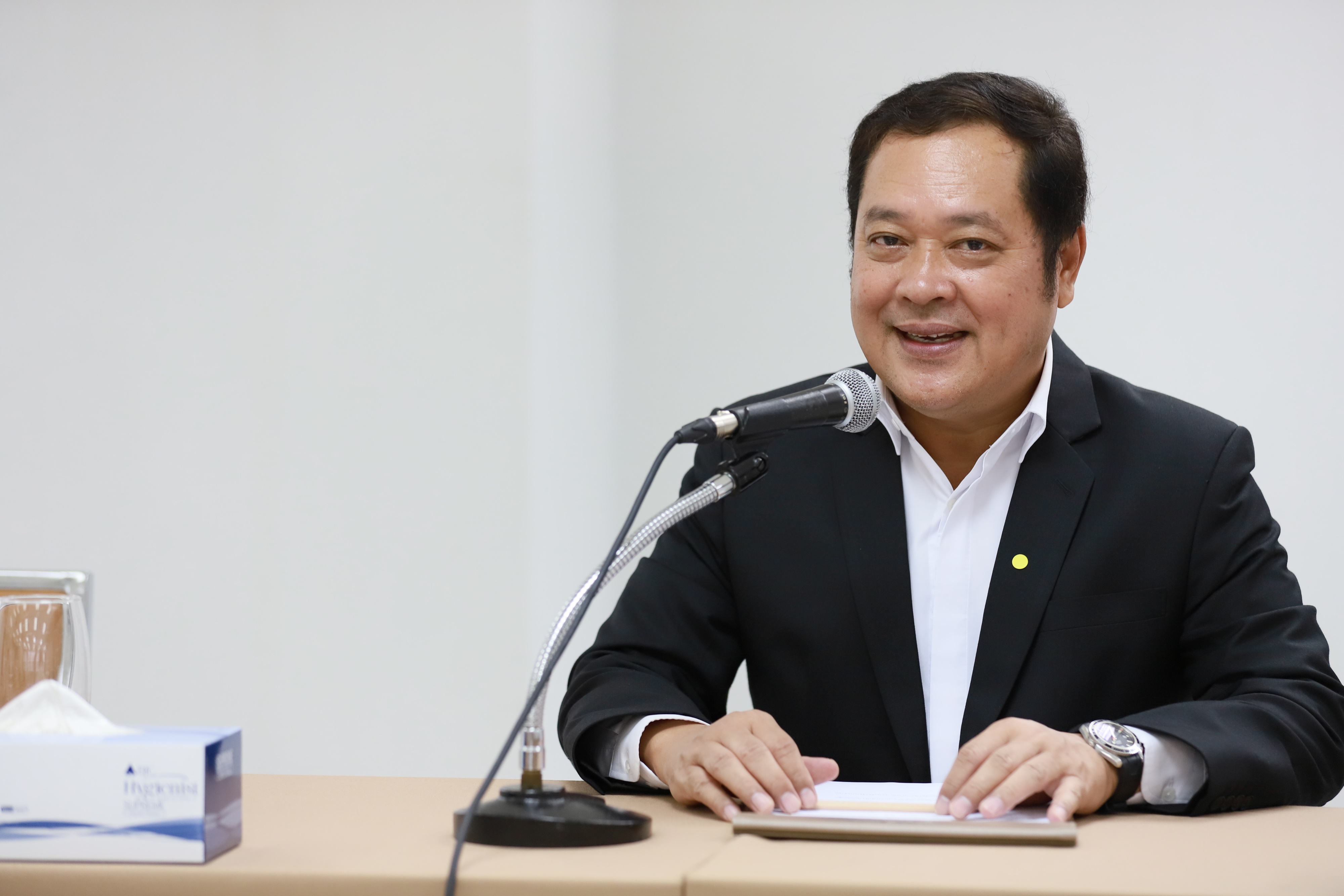 "ทวี สอดส่อง" ปัดข่าว จ่อนั่ง "หัวหน้าพรรคเพื่อไทย" ยันเดินหน้าลุยงาน "ประชาชาติ" ต่อ 