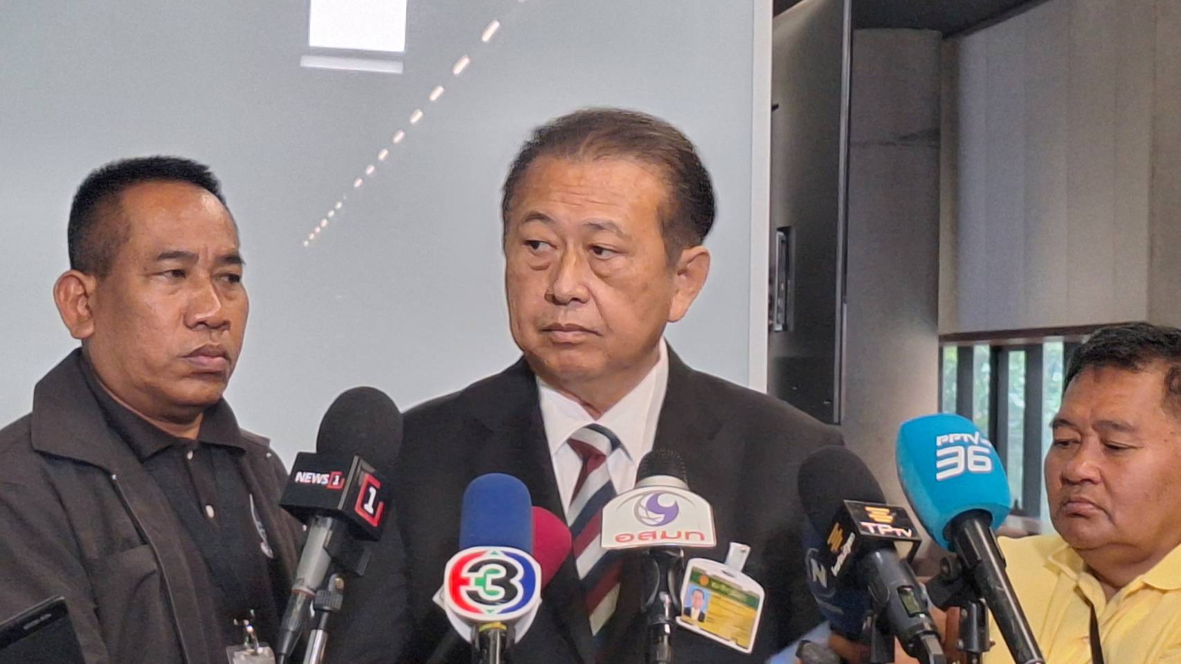 “เสรี” เบรกสว.อย่าจุ้นเลือกสภาสูงมาก ระวังทำผิดกฎหมาย ยันไม่มีอำนาจชี้ผิดถูกข่าวฮั้ว เป็นอำนาจกกต.จัดการเอง 
