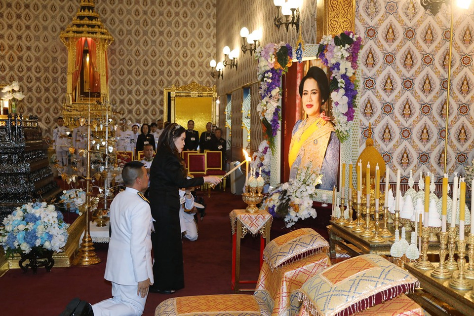 สมเด็จเจ้าฟ้าจุฬาภรณฯ เสด็จบำเพ็ญพระราชกุศลถวายพระบรมศพ "สมเด็จพระพันปีหลวง" ณ พระบรมมหาราชวัง