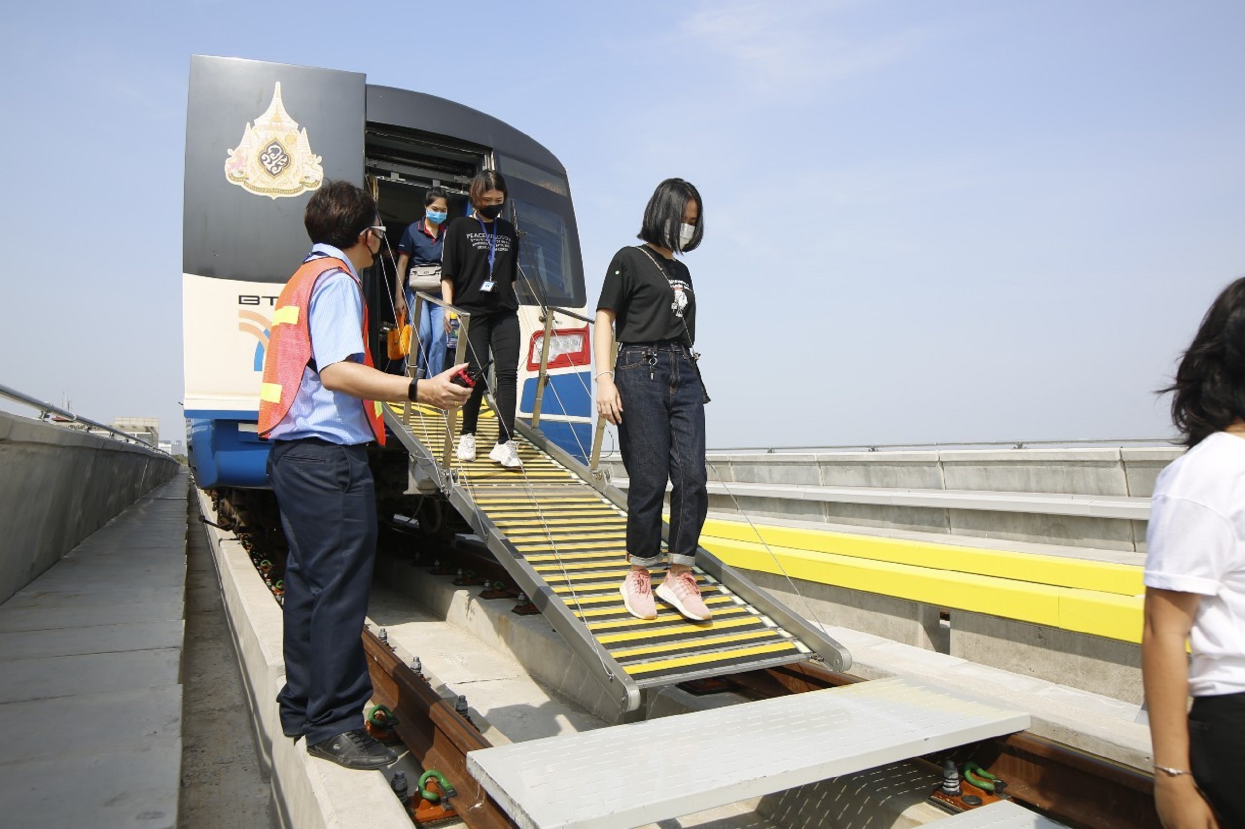 “บีทีเอส” เน้นความปลอดภัยฝึกซ้อมแผนฉุกเฉิน เตรียมพร้อมเปิดให้บริการ 4 สถานีใหม่ 
