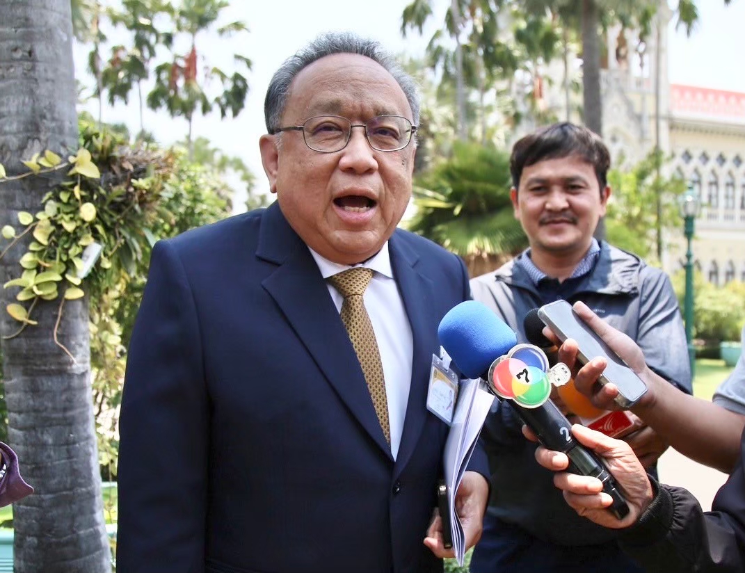 "ธงทอง" โต้ข่าวถูกทาบนั่ง "รมต." ยันไม่จริง