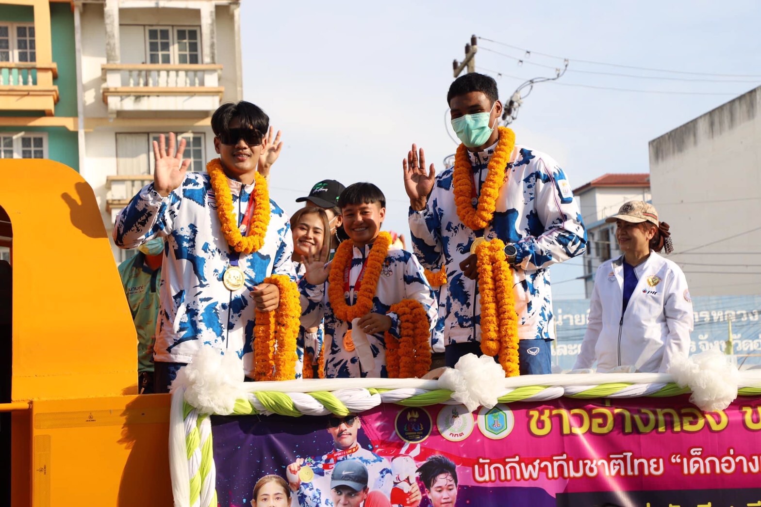 ที่สุดแห่งความภาคภูมิใจ นักกีฬาลูกหลานชาวอ่างทอง คว้าเหรียญรางวัล จากการแข่งขันซีเกมส์ ที่กัมพูชา
