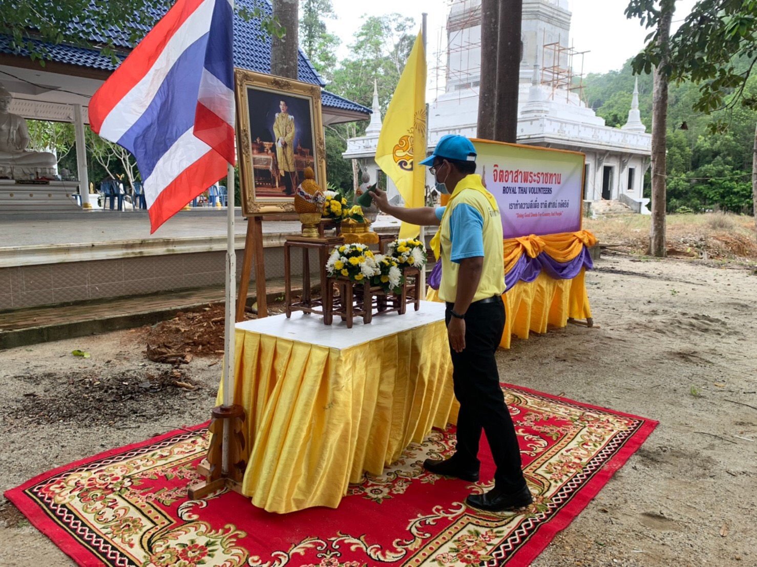 อำเภอชัยบุรี  จัดกิจกรรมจิตอาสาพัฒนาศาสนสถานและกิจกรรมจิตอาสา “ชีวิตวิถีใหม่ใต้ร่มพระบารมี...เราสร้างไปด้วยกัน” 