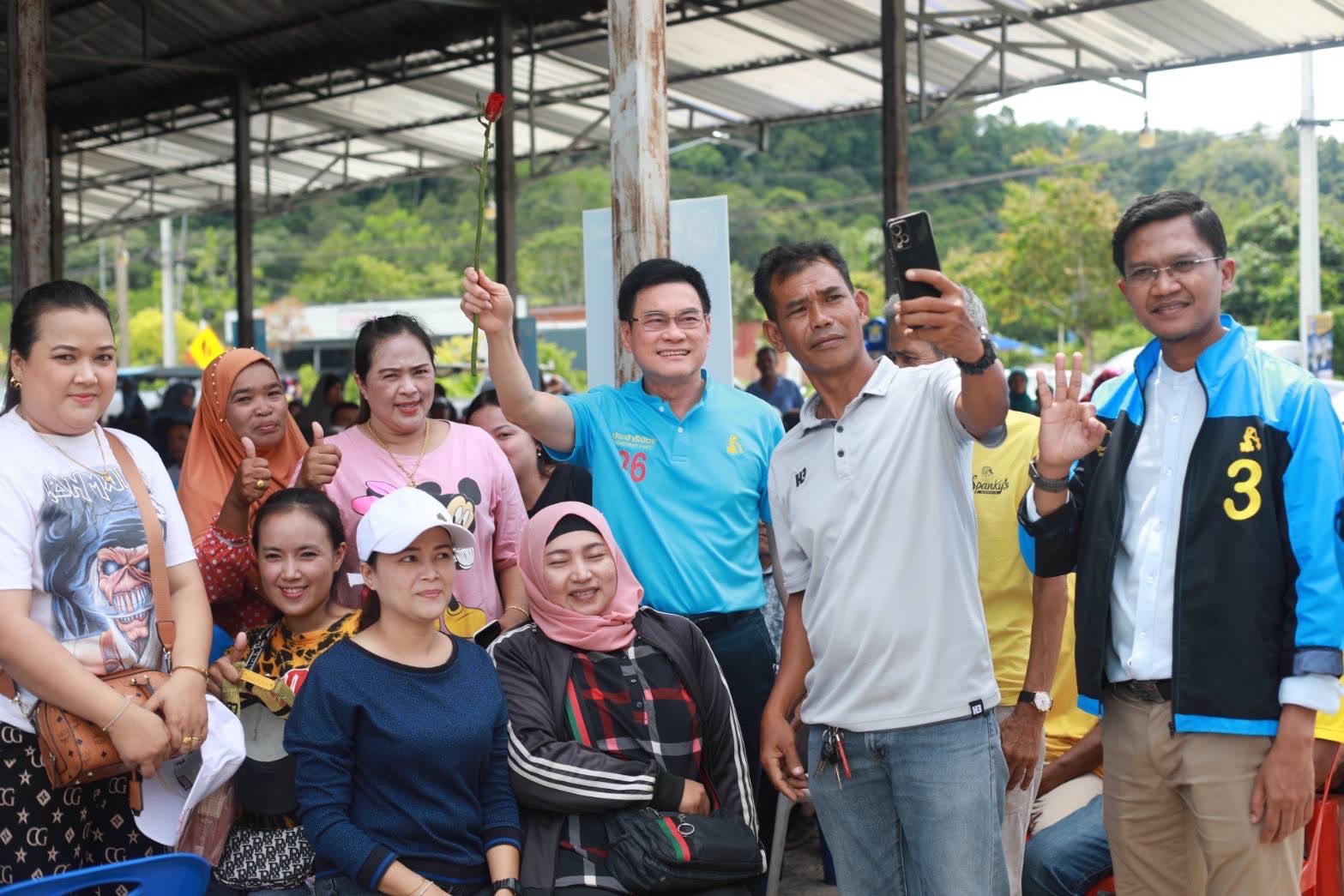 “จุรินทร์” ประกาศบนเวทีปราศรัยสตูล เลือกประชาธิปัตย์ นโยบายไม่หวือหวา แต่ฝากอนาคตได้แน่นอน! ย้ำเดินหน้า 4 ทำ 3 ไม่ พาชาติยั่งยืน 