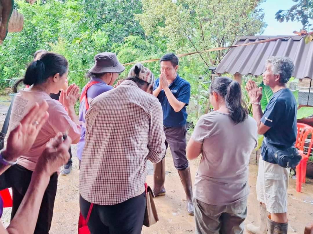 ส.ส.พื้นที่น้ำท่วมร่วมอภิปรายน้ำท่วมเหนือ " วรวัจน์ " ชี้ราชการตายใจคิดไม่ถึงปริมาณน้ำท่วมฉับพลัน