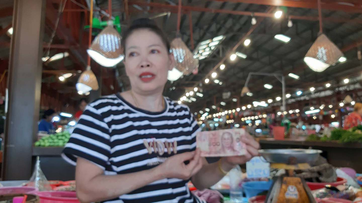 พบ'ธนบัตรปลอม'ในตลาดวัฒนธรรมพรเพชร