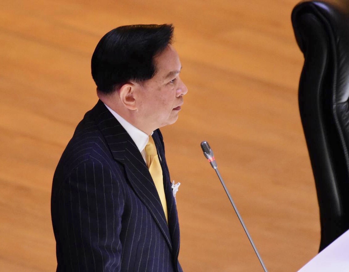 “พีระพันธุ์” แจงกระทู้วอนสภาฯช่วยผ่านกม.กองทุนน้ำมัน หวังให้ราคาถูกลง  