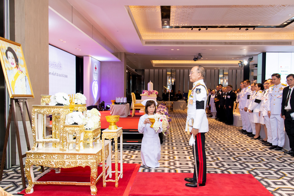 พระองค์เจ้าเฉลิมศึกยุคล ทรงเป็นประธานเปิดงาน “เทียนส่องใจ” วันเอดส์โลก เพื่อส่งกำลังใจและสร้างความตระหนักเรื่องเอดส์
