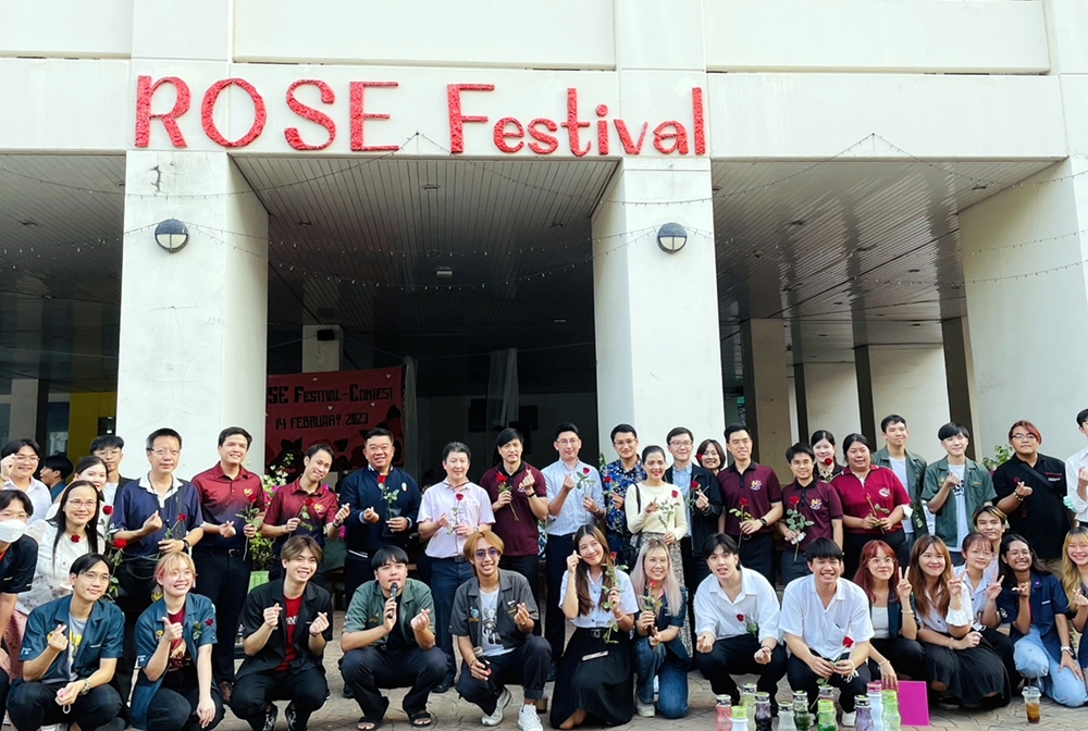"คณบดีวันชัย" คณะวิศวฯ มก. เปิดงานเปิดแยกแจกกุหลาบ Rose Festival-Contest 2023