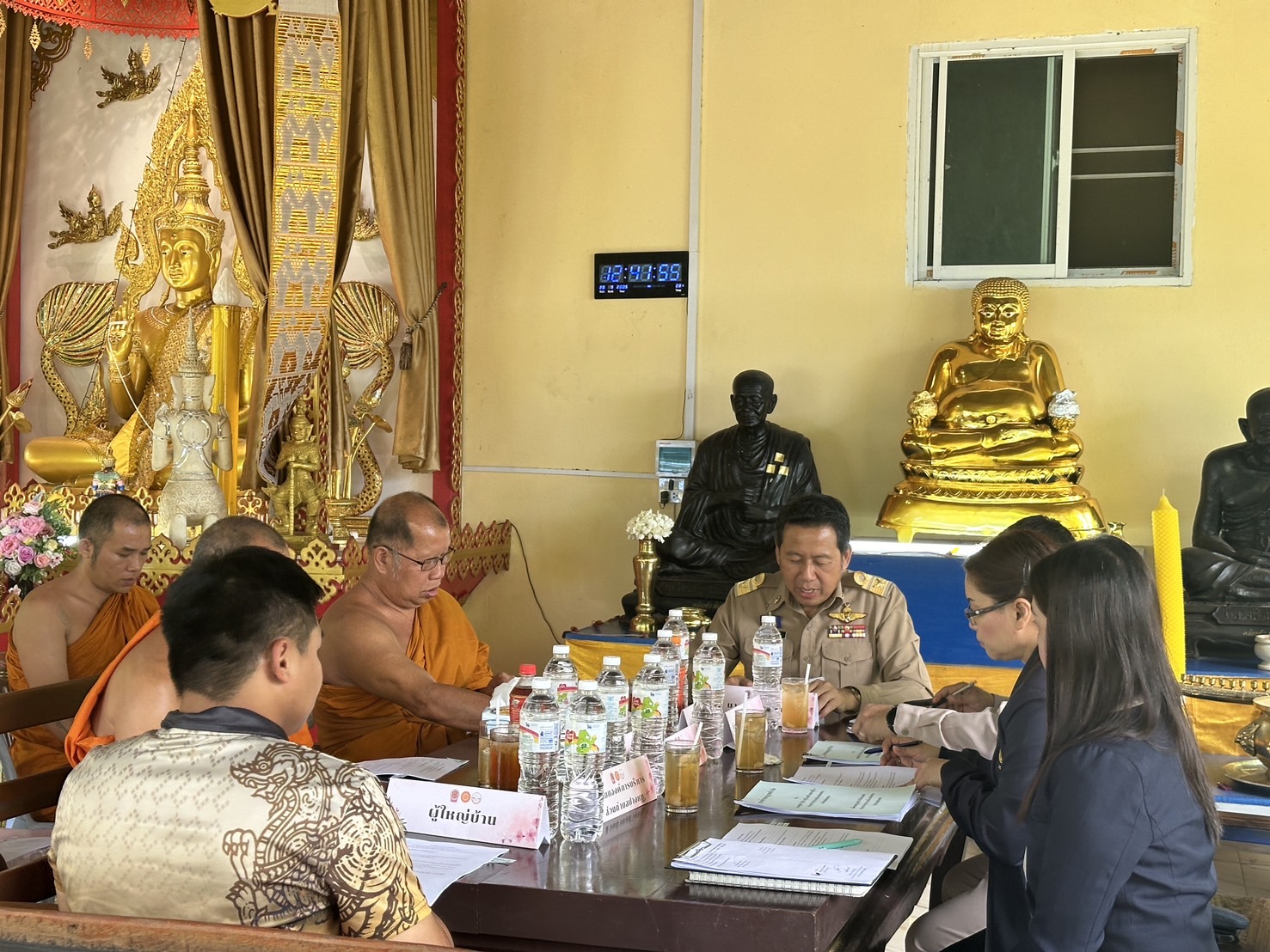 นายอำเภอเมืองแม่ฮ่องสอนจัดประชุมคณะกรรมการเพื่อพิจารณาการขออนุญาตสร้างวัดรัตนดอยคำ ต.ปางหมู 