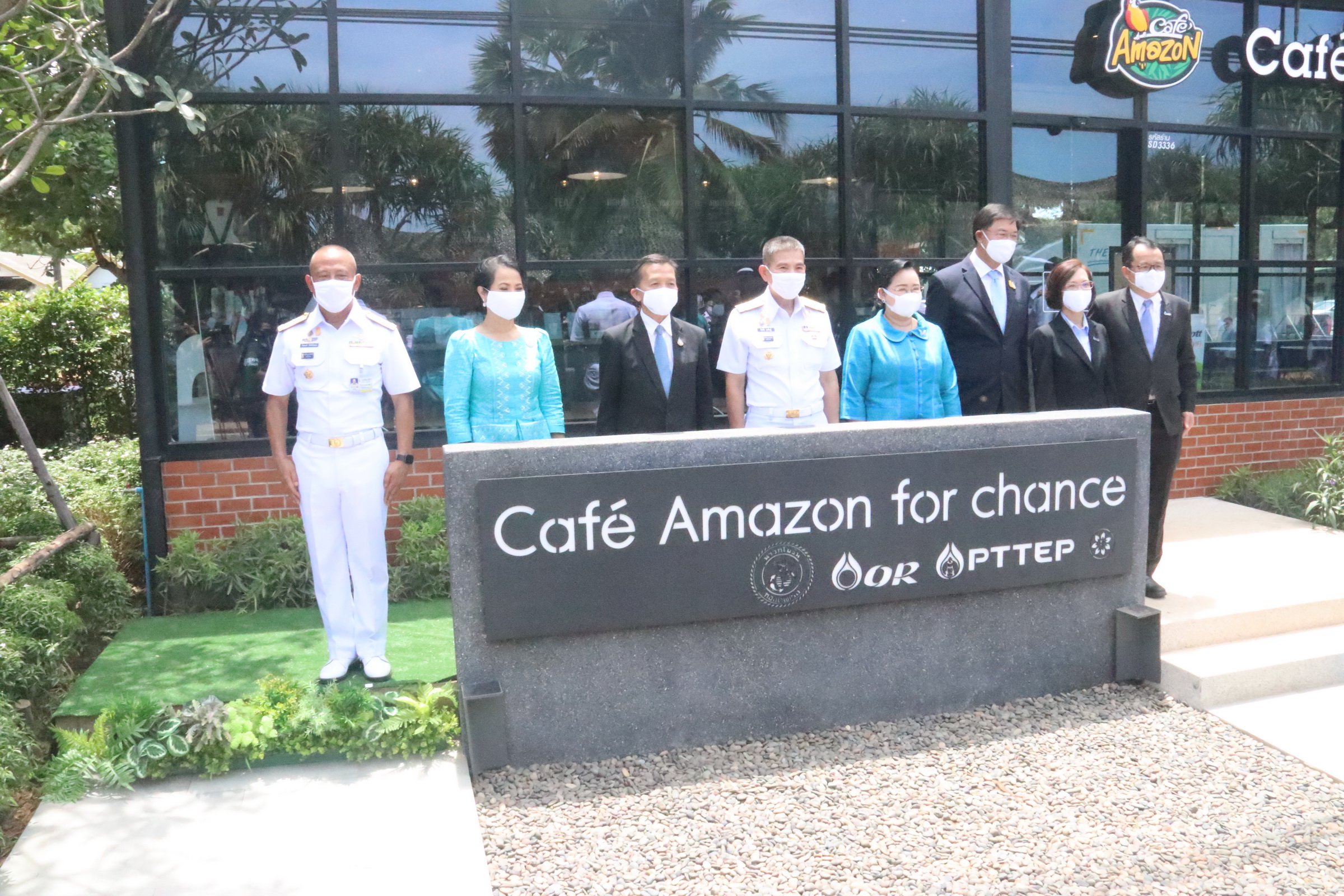  กองทัพเรือ ร่วม บริษัท ปตท. เปิดร้าน กาแฟ Cafe Amazon for Chance ส่งเสริมอาชีพกลุ่มทหารผ่านศึก