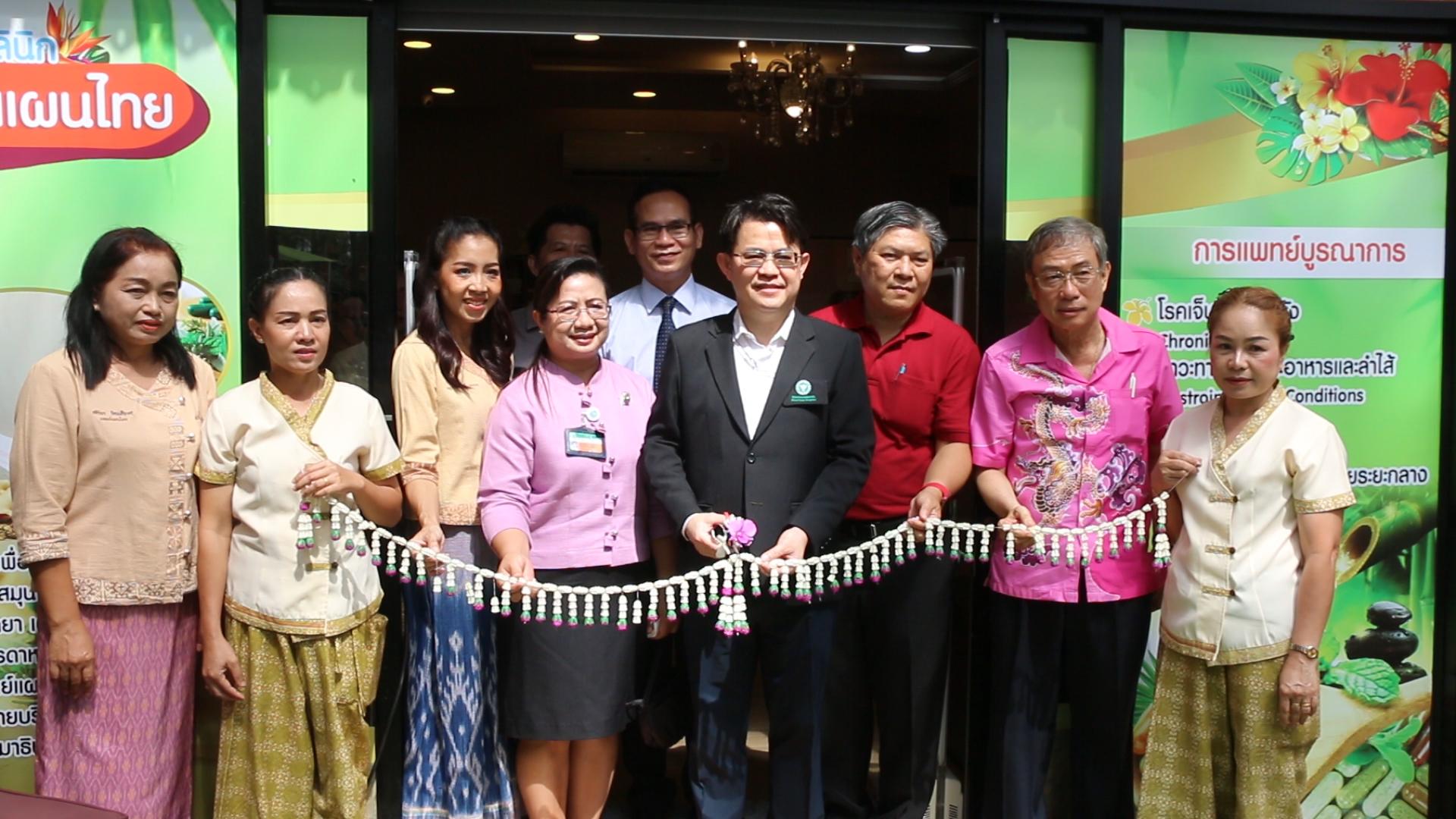 รพ.ขอนแก่นยอมรับขาดบุคลากรทางการแพทย์ วอนรัฐจัดสรรตำแหน่งข้าราชการประจำ เพื่อสร้างแรงจูงใจและความก้าวหน้าในการทำงาน 