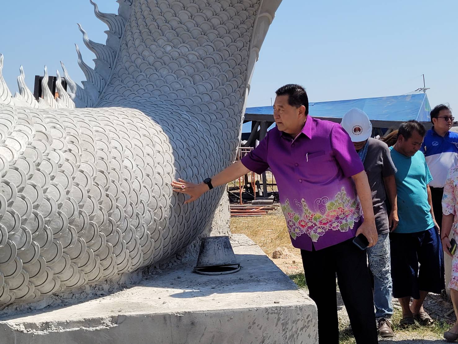 พระเกจิร้อยเอ็ดบริจาคเงิน2.4ล้านสร้างองค์พญาศรีสุทโธนาคราช ณ อ่างเก็บน้ำธวัชชัย 