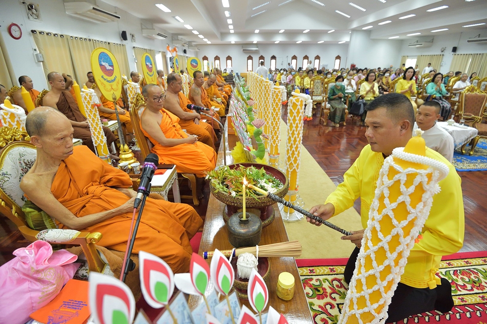 วัดพระธาตุดอยกองมู ประกอบพิธีหล่อเทียนพรรษา และถวายเทียนพรรษา ประจำปี 2567 