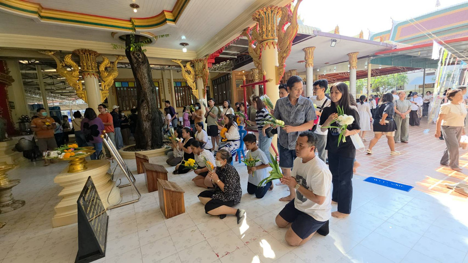 “ชาวระยอง” ตระเวนทำบุญกราบไหว้สิ่งศักดิ์สิทธิ์คู่บ้านคู่เมือง เสริมสิริมงคลวันปีใหม่ 2569   