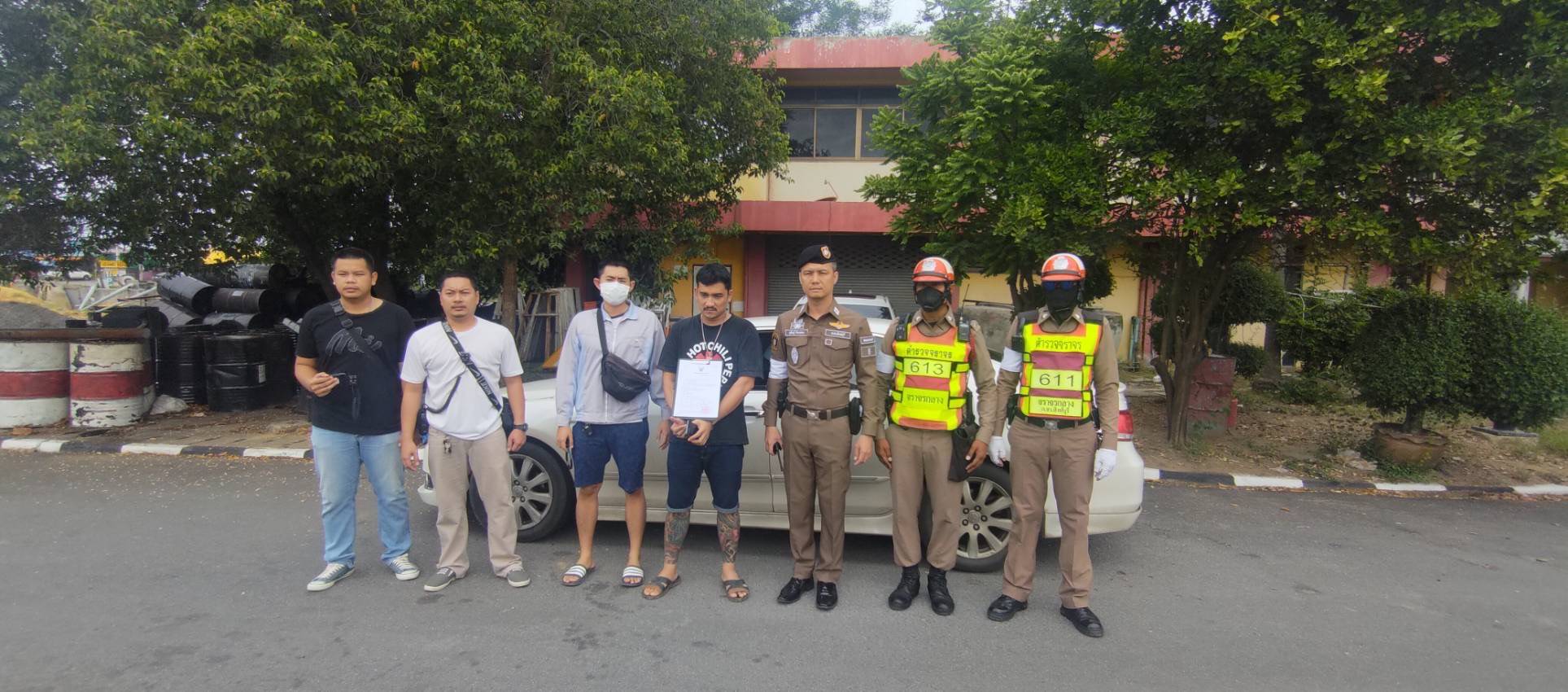  ตร.จราจรกลาง รวบผู้ต้องหาหนีคดีพยายามฆ่าคาด่าน