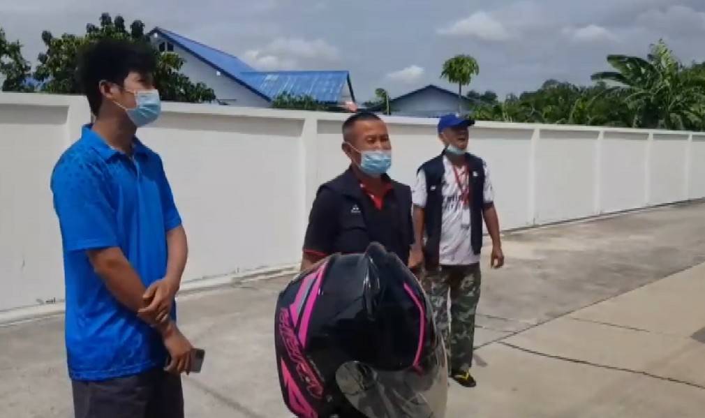 ผวา 2 ผัวเมีย เจอกระสุนปริศนาทุลุกระจกห้องนอน