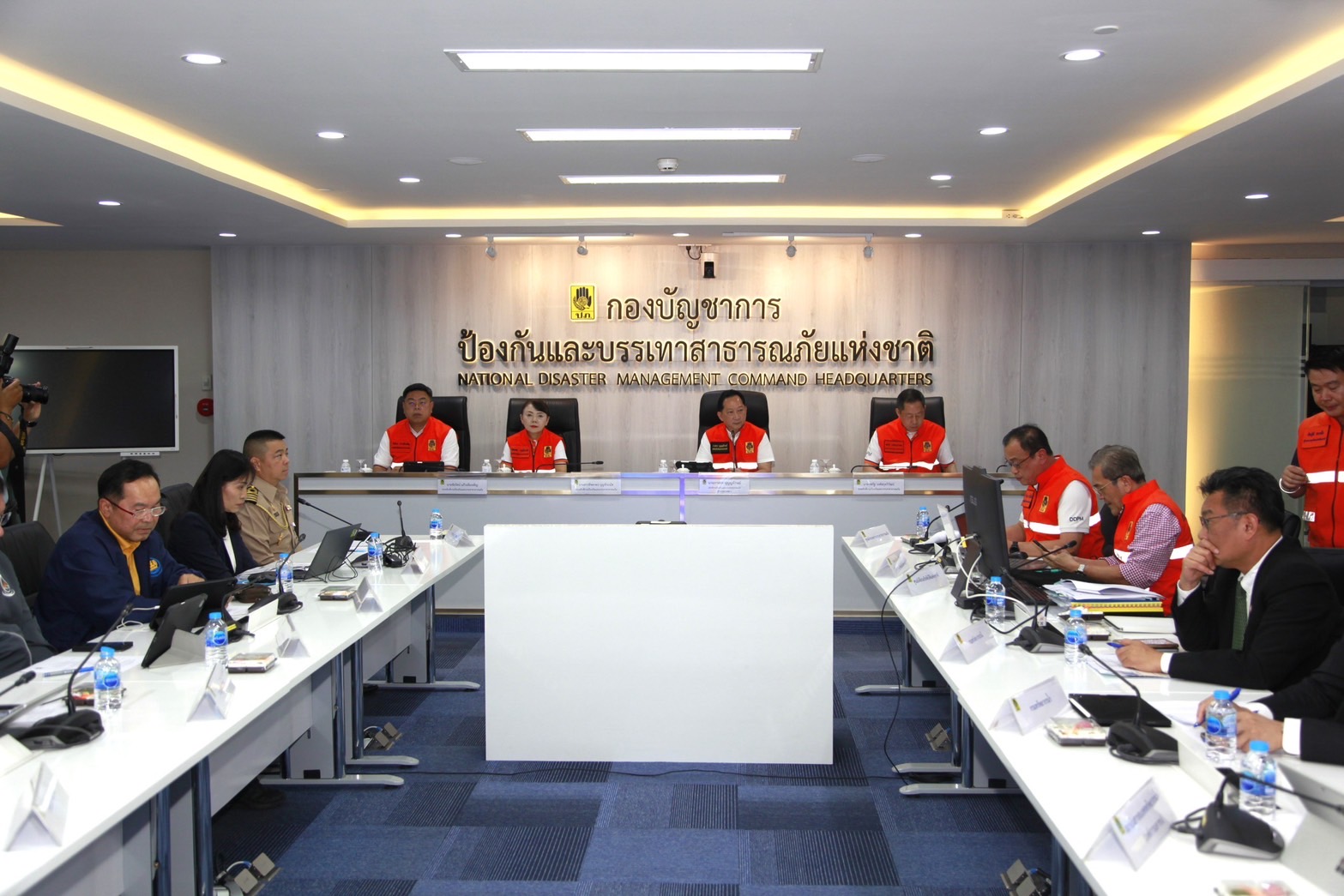ปภ.ประชุมวอร์รูมกอปภ.กลางติดตามสถานการณ์อุทกภัยจากอิทธิพลของพายุ"วิภา"สั่งการจังหวัดเสี่ยงรับมือเต็มกำลัง  