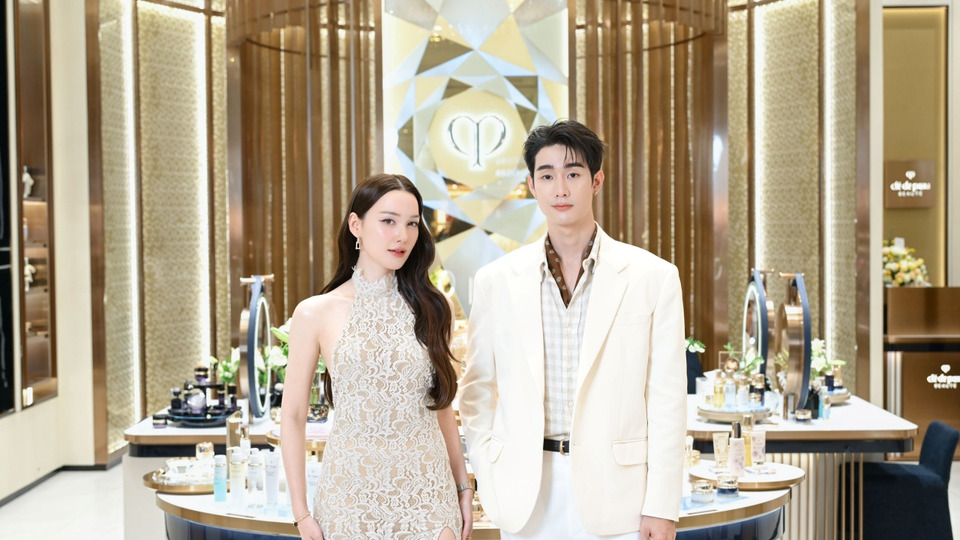 “เดียร์น่า–ฟอส” ร่วมเฉลิมฉลอง Clé de Peau Beauté Infinite Radiance Boutique แลนด์มาร์กความงามใหม่ใจกลางกรุง