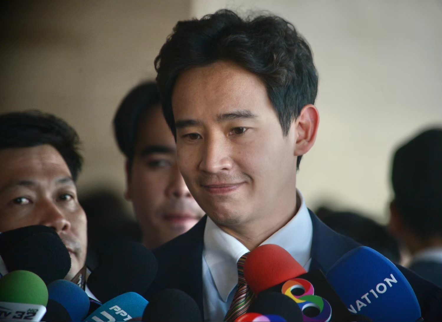 "พิธา" รวยอู้ฟู้ 63 ล. มีสูท 17 ชุด 1.2 ล. นาฬิกา 10  เรือน 5.7 ล้าน พ้นตำแหน่งเงินลด 2 ล.
