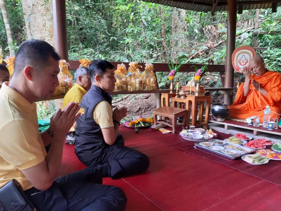 ทำบุญครบรอบ 1 ปี 11ช้างป่าเขาใหญ่ตกเหวนรก 