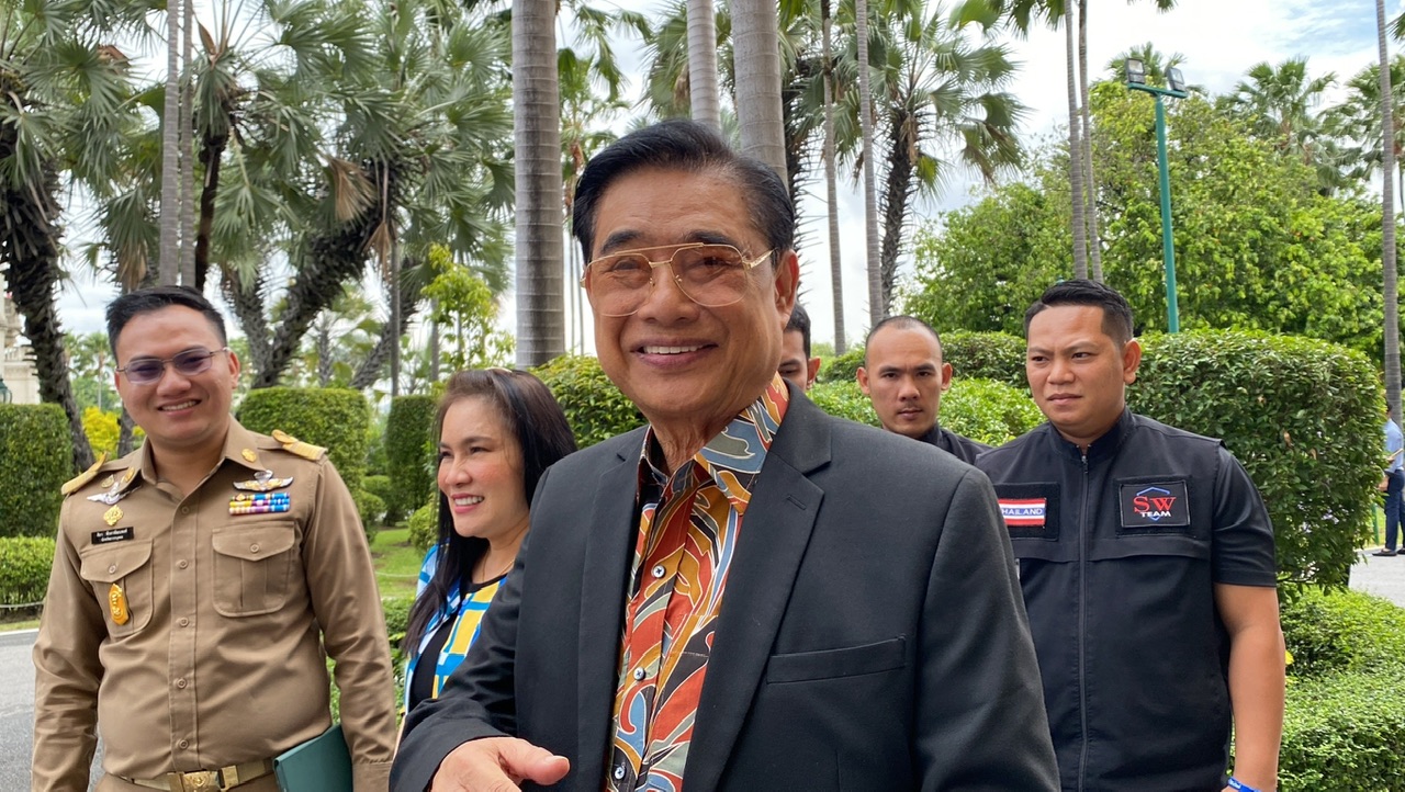 "สุนทร" เข้าทำเนียบฯ กินข้าวกับ "อนุทิน" พร้อมพบครม. หลังรับมอบนโยบายมหาดไทย ยัน ไม่ได้มาช่วยงานรบ. 