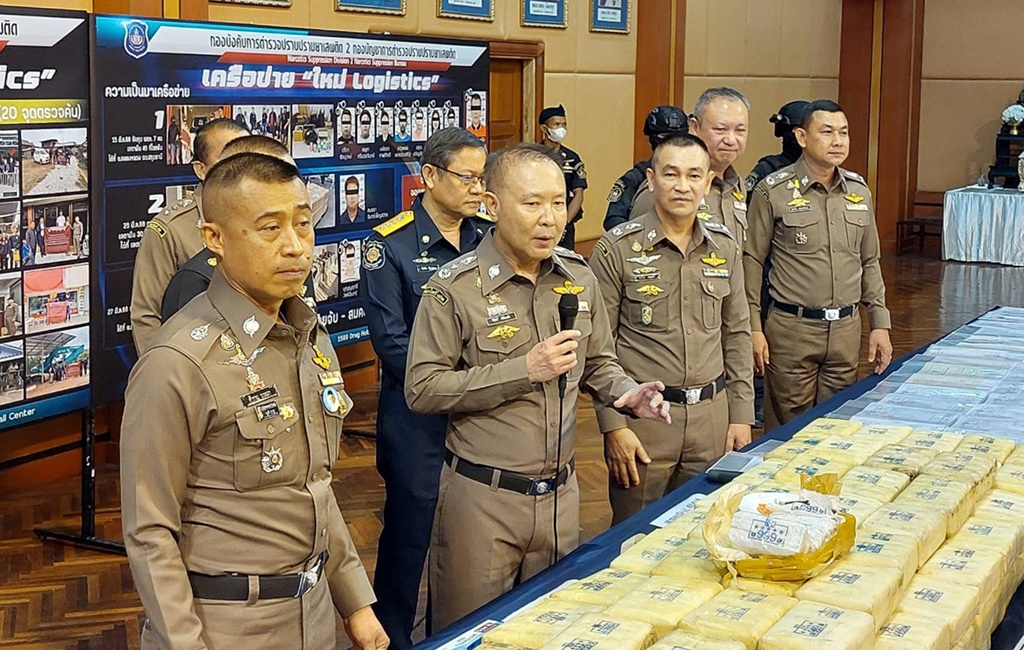 ตำรวจ ปส. แถลงจับเครือข่าย “ใหม่ Logistics” ยึดทรัพย์กว่า 2,034 ล้าน 