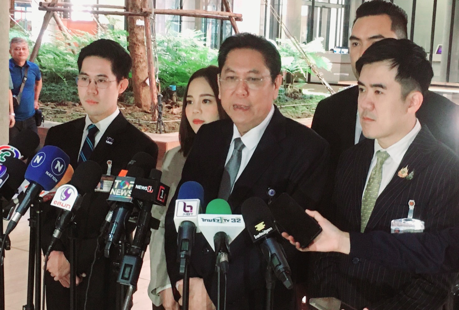 “วิสุทธิ์” บอกโหวต 3 ทุ่มวันนี้รู้กันใครตัวจริงร่วมรัฐบาล เผย แถลงนโยบายรัฐบาลต่อรัฐสภา 12-13 ก.ย.นี้. 