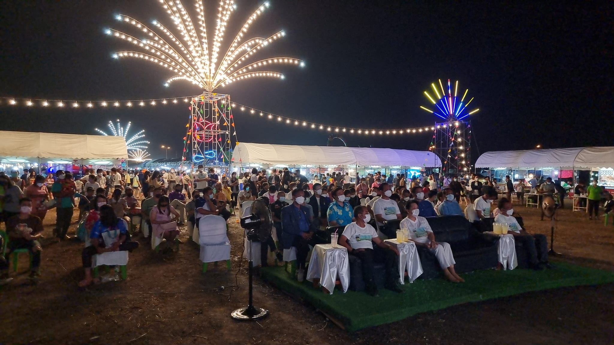 “นอภ.เปิดตลาดชุมชนเสริมรายได้ กระทุ่มแบน-เทรดแฟร์ 64” ส่งท้ายปี มีกว่า 100 ร้านค้าร่วมงาน 