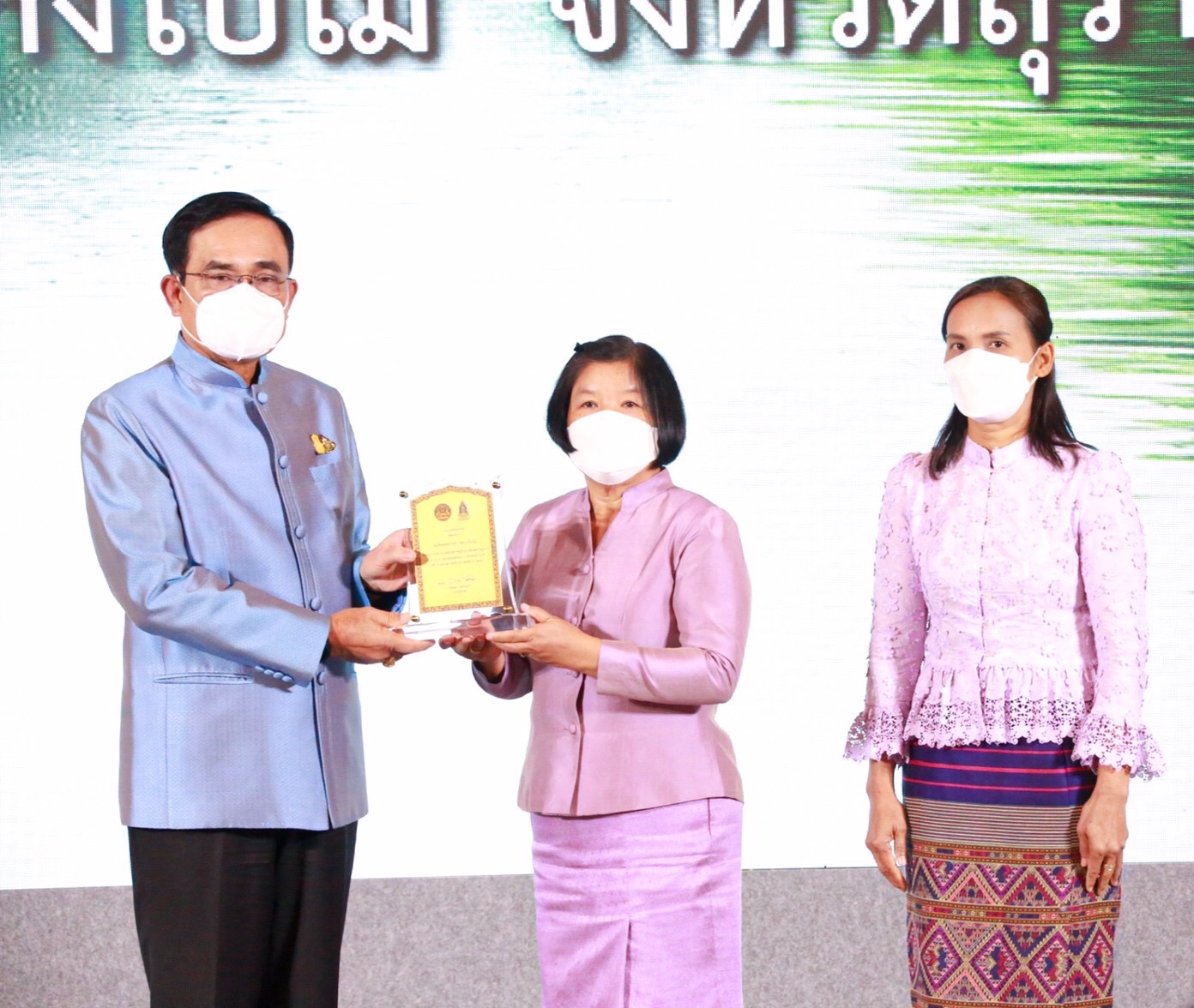 ชุมชนคุณธรรมวัดบางใบไม้ จ.สุราษฎร์ธานี ได้รับคัดเลือกให้เป็น  10 สุดยอดชุมชนต้นแบบ “เที่ยวชุมชน ยลวิถี” 