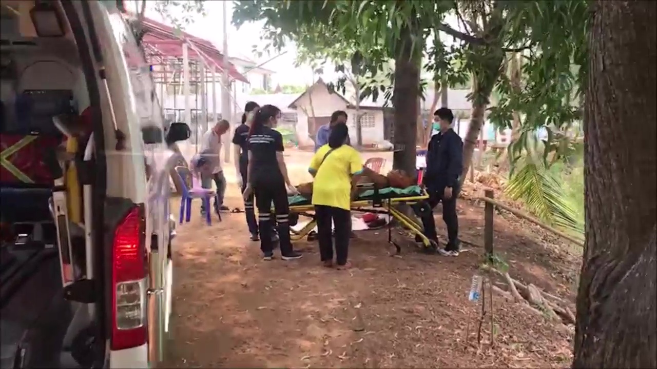 พระรอด!!หลวงตาถูกไฟช็อตตกจากหลังคาศาลาใหม่ โชคดีอาการไม่หนักมาก