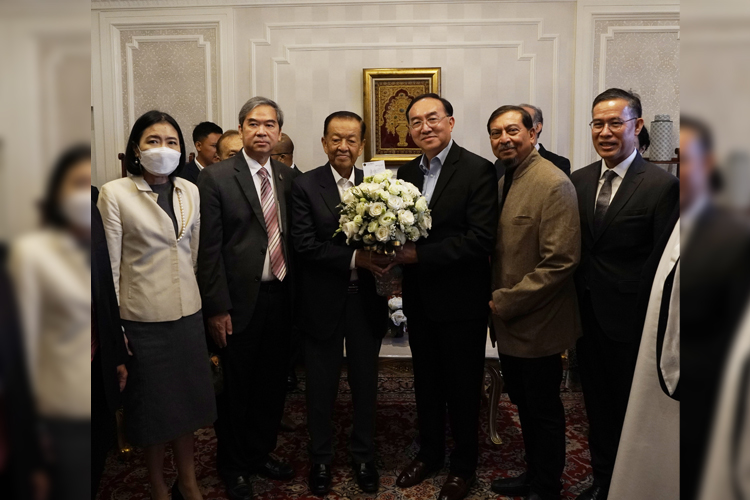  ไอแบงก์​ ร่วมแสดงความยินดี​ 'ท่านวันมูหะมัดนอร์​ มะทา'​ ประธานสภาผู้แทน​ราษฎร