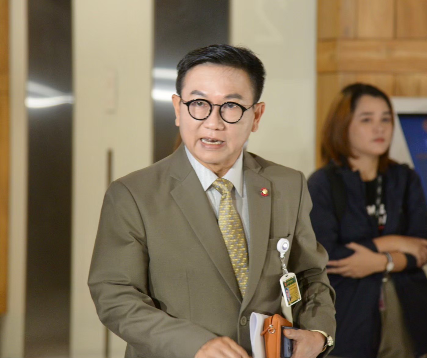 "ดิเรกฤทธิ์"สวน"ทักษิณ"แล้วแต่จะคิด ลั่นไม่ให้ใครมาย่ำยี"หลักนิติธรรม-รธน."ไม่กลัว"40สว."ถูกไล่เช็คบิล