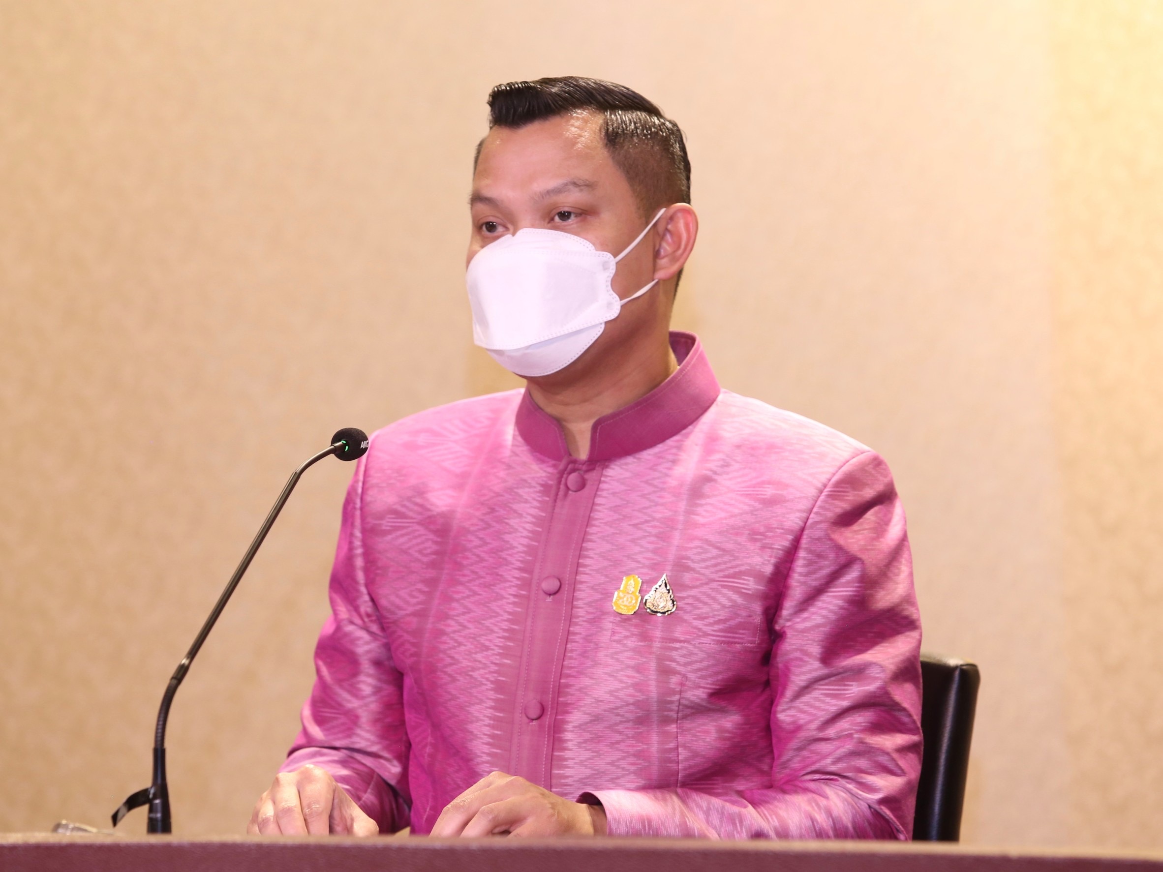 รบ.สยบข่าวลือน้ำมัน "แพงที่สุด" ชี้มีผู้ไม่หวังดีบิดเบือนหวังให้เข้าใจผิด ยันยังตรึงราคาน้ำมันดีเซล
