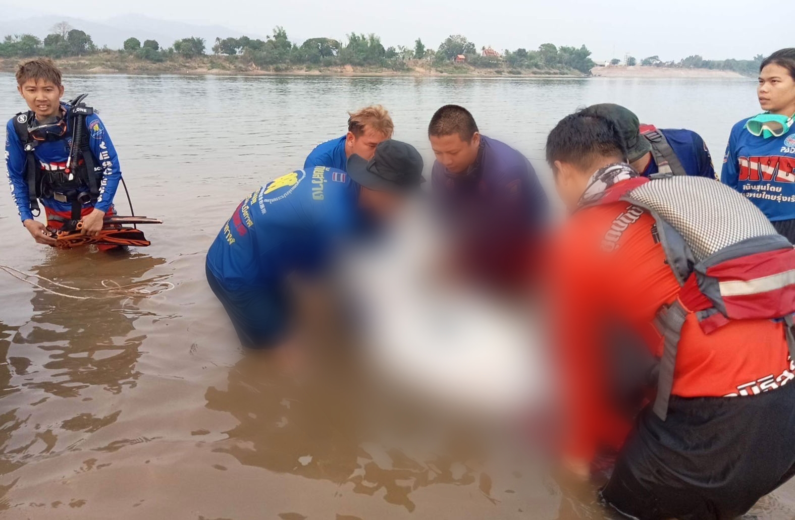 หนุ่มวัย 42 สังเวยน้ำโขงขณะลงเล่นน้ำสงกรานต์ชายหาด