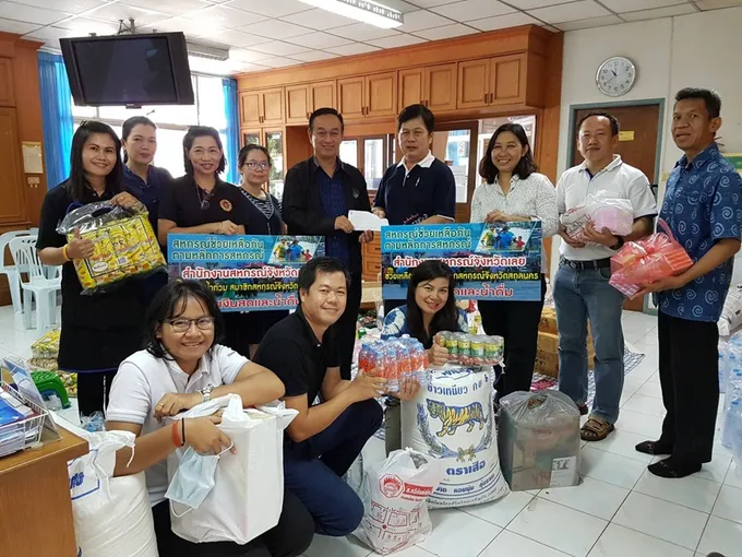 ขบวนการสหกรณ์เลย ระดมเงินจัดซื้อถุงยังชีพ ช่วยเหลือพี่น้องสหกรณ์สกลนคร