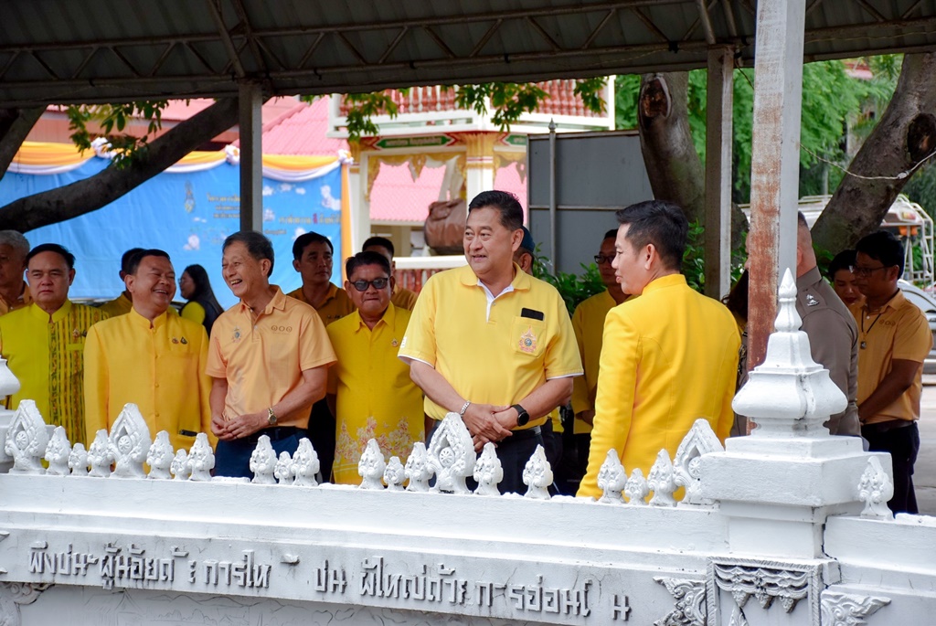 ผู้ว่าฯร้อยเอ็ด ลงพื้นที่สระชัยมงคล วัดบึงพลาญชัย เตรียมสำหรับพิธีพลีกรรมตักน้ำศักดิ์สิทธิ์