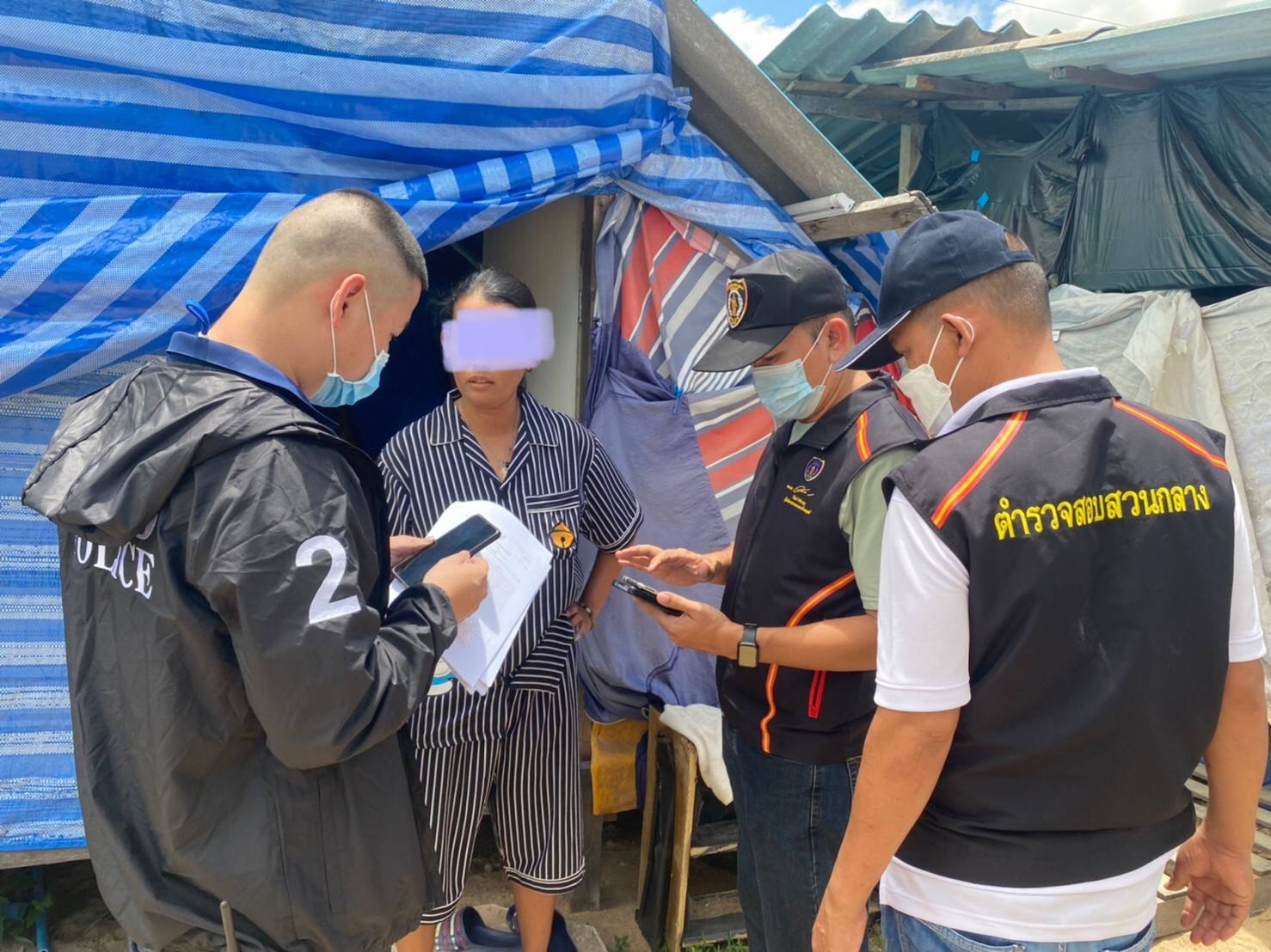 ปคม. ตะครุบ "เจ๊แอน สั่งลุย" พร้อมสามี ลวงเพื่อนลูกสาววัย 14 มาเที่ยวระยอง บังคับค้ากามตามรีสอร์ท กว่า 100 ครั้ง